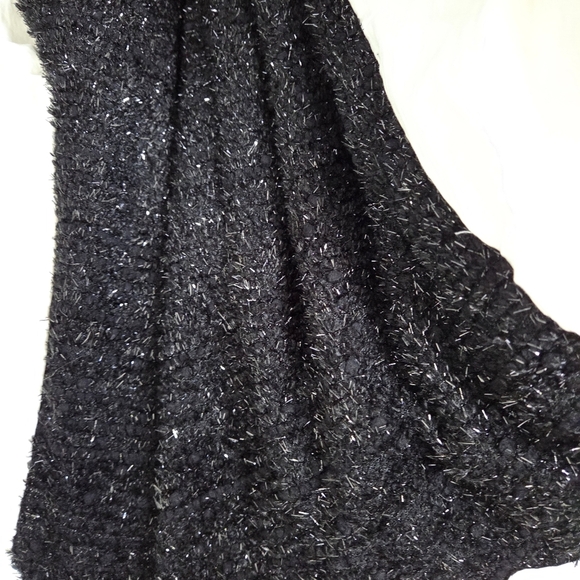 Black Sleeveless Dress with White Collar - Picture 8 of 11